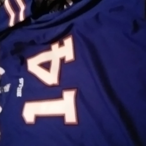 Men's Jerseys - Picture 2 of 3